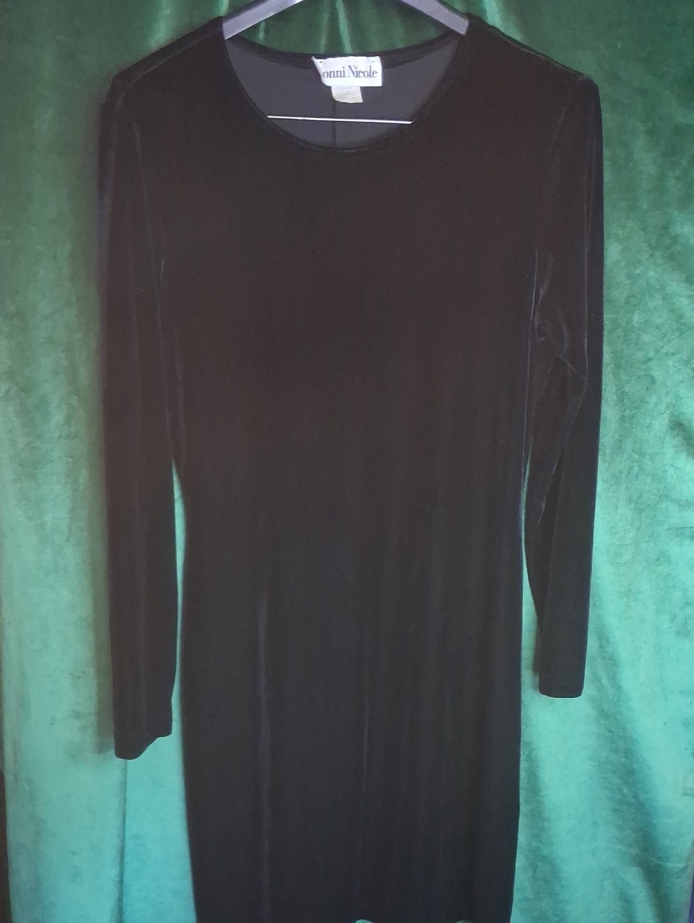 Ronni Nicole Black Velvet Long Sleeve Crewneck Dress